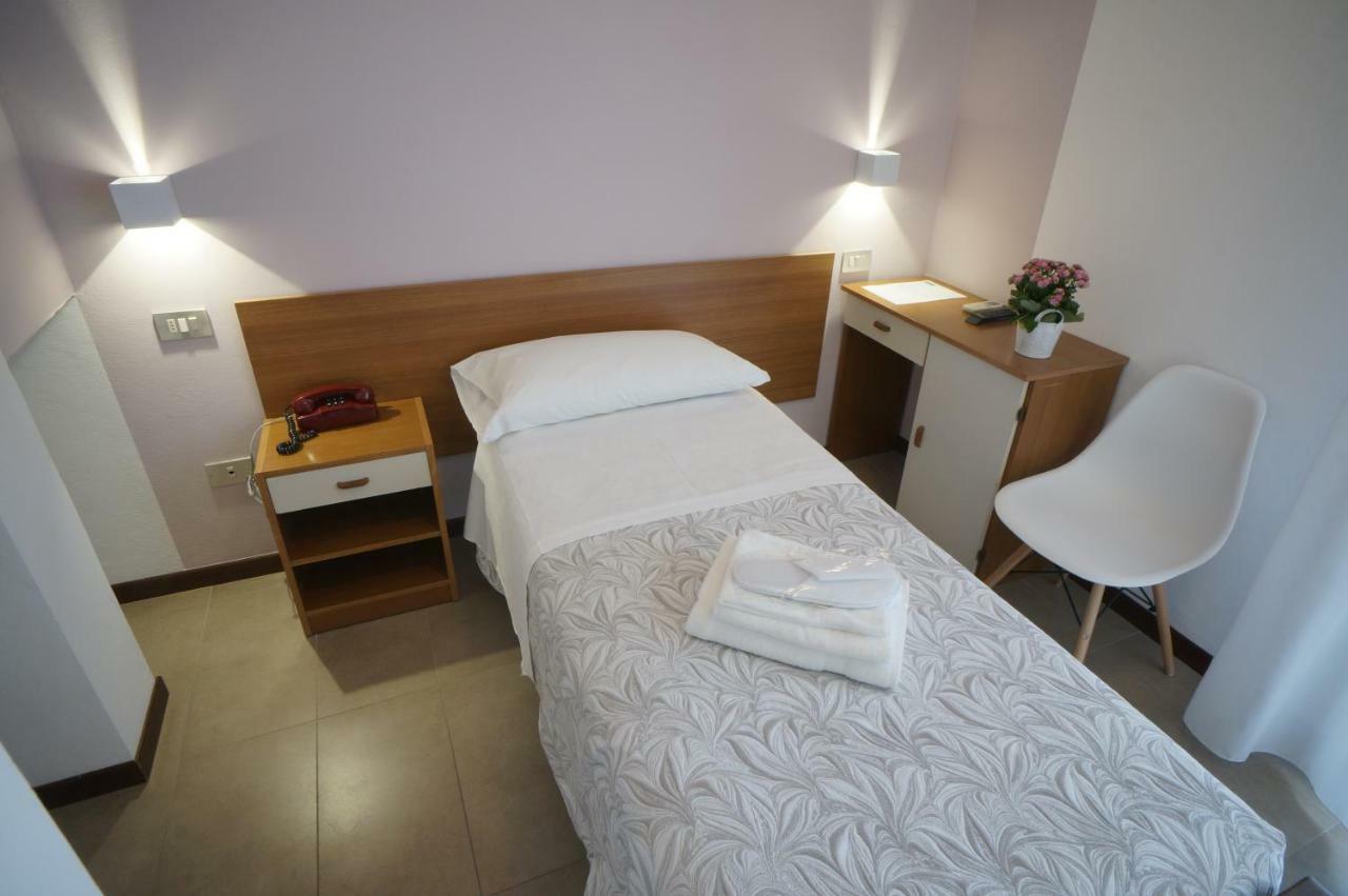 Mon Pays Hotel 3*